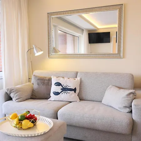 Modern Eingerichtete, Komfortable 2-zimmer-wohnung Im 2. Og