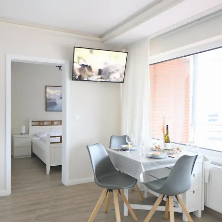 Modern Eingerichtete, Komfortable 2-zimmer-wohnung Im 2. Og アパート *