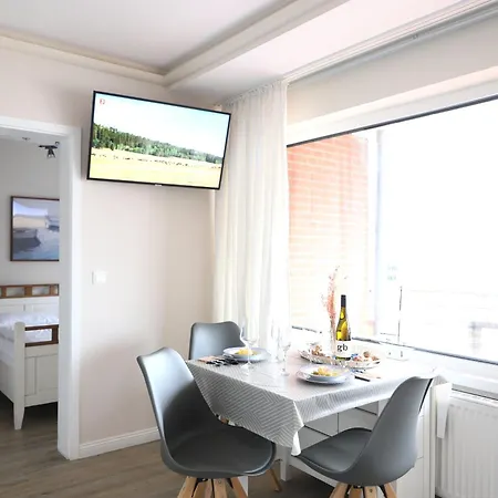 アパート Modern Eingerichtete, Komfortable 2-zimmer-wohnung Im 2. Og ヴェスターラント