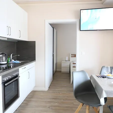 Lejlighed Modern Eingerichtete, Komfortable 2-zimmer-wohnung Im 2. Og *