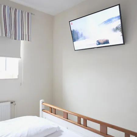 Modern Eingerichtete, Komfortable 2-zimmer-wohnung Im 2. Og Lejlighed