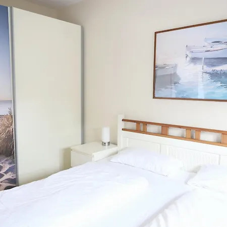 Modern Eingerichtete, Komfortable 2-zimmer-wohnung Im 2. Og