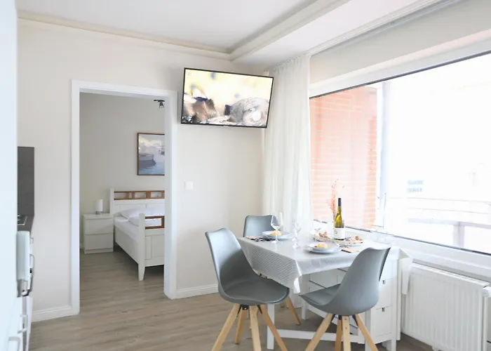 Modern Eingerichtete, Komfortable 2-zimmer-wohnung Im 2. Og Appartamento *