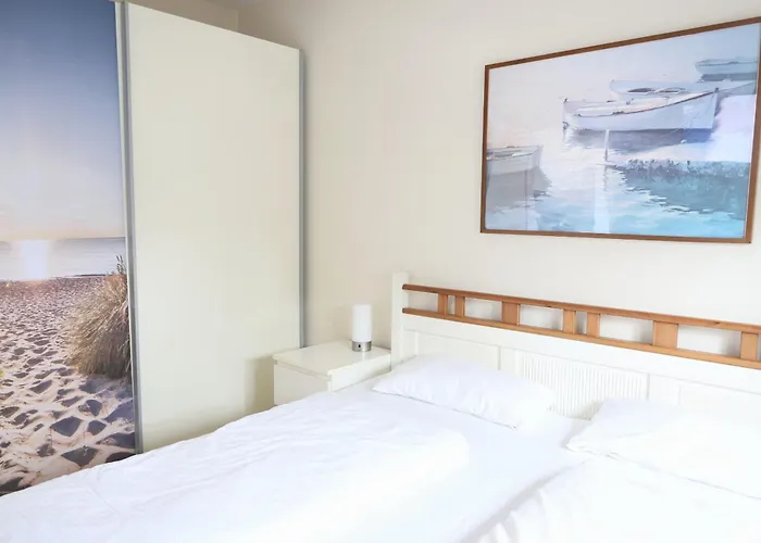 Modern Eingerichtete, Komfortable 2-zimmer-wohnung Im 2. Og